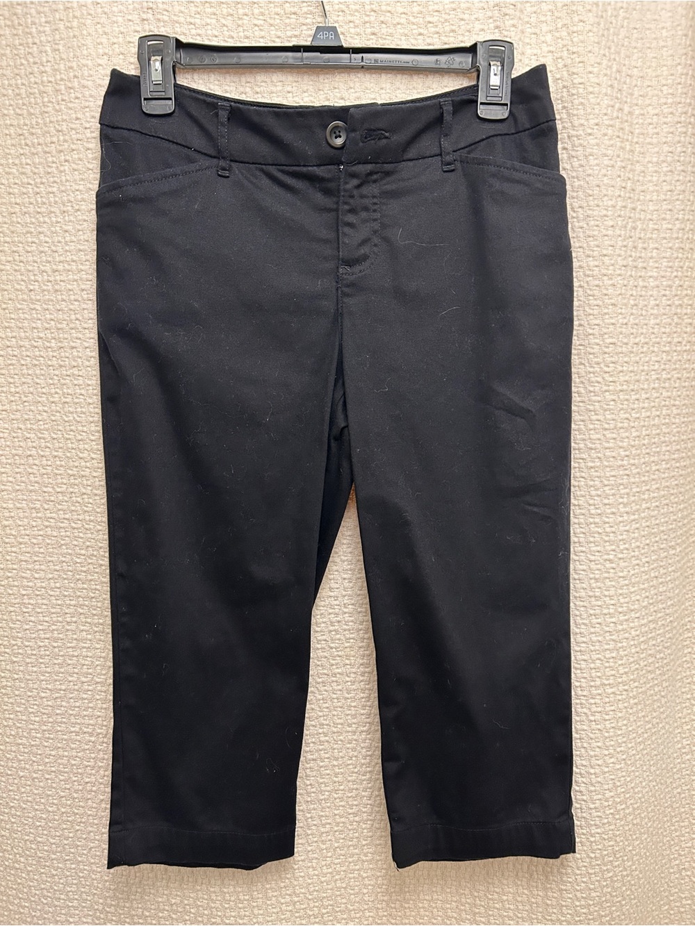 St. John's Bay Black Capri Pants
